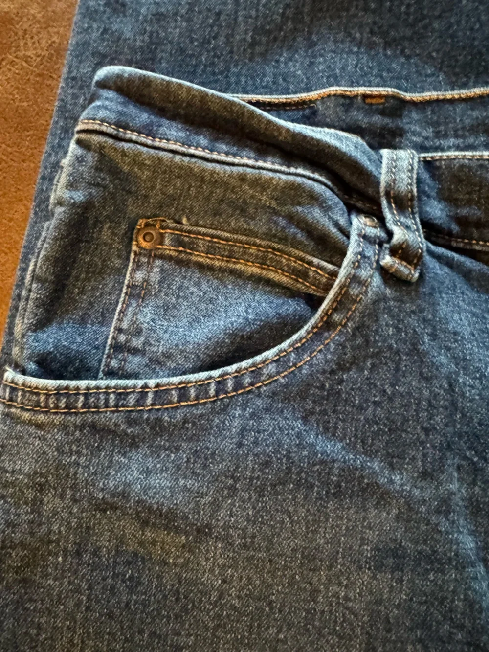 Wrangler Men's Relaxed Fit Blue Denim Jeans 34 x 32 Like New!